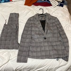 Pant suit